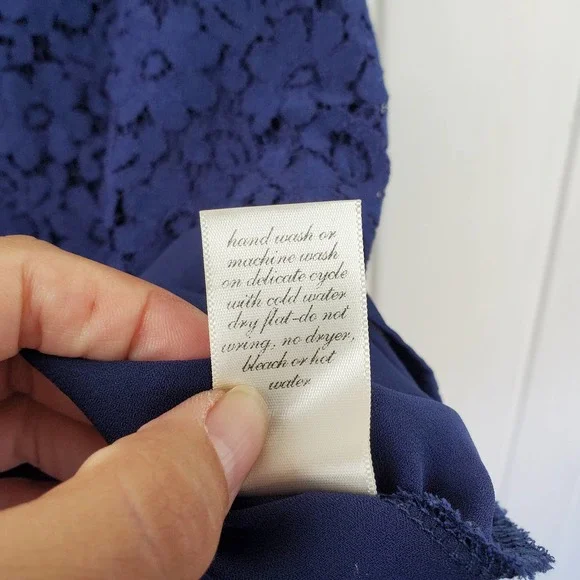 Alya  Navy Blue Floral  Lace Flowy Sleeveless Lined Top Womens Size Small - Picture 6 of 10